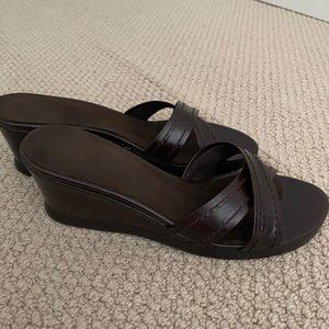 Stuart Weitzman - EXHIBIT leather wedge slide open-toe; color Walnut, size 10
